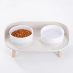 Comedero Elevado e Inclinado para Gatos – Blanco / Beige